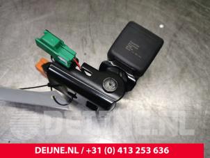 Polestar 2 Sicherheitsgurt Schließe links hinten O130283 foto 3