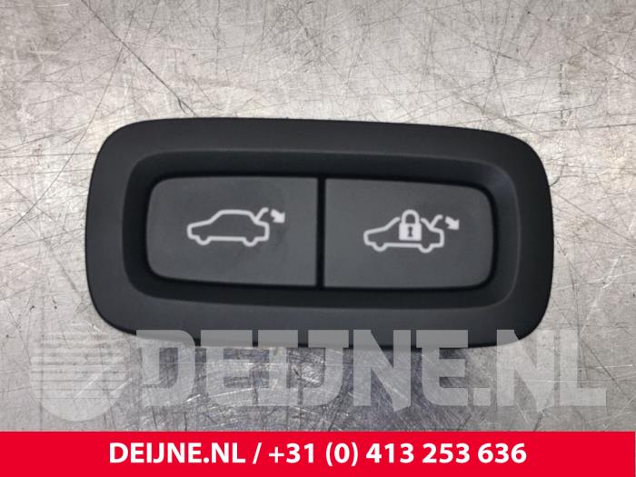 Polestar 2 Schalter Heckklappe O130284