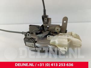 Volvo V40 Türschlossmechanik 4-türig rechts hinten O130337 foto 3