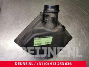 Gebruikte Luchtfilterhuis BMW 3 serie Gran Turismo (F34) 320i 2.0 16V Prijs € 90,00 Margeregeling aangeboden door van Deijne Onderdelen Uden B.V.