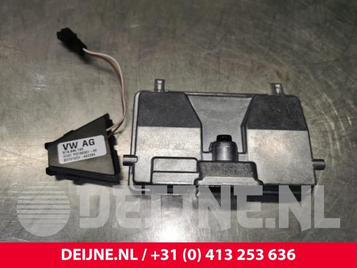 Volkswagen Golf Front camera O130547