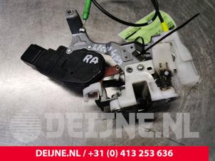 Peugeot 107 Türschlossmechanik 4-türig rechts hinten O130716 foto 3