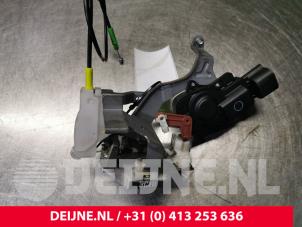 Gebruikte Deurslot Mechaniek 4Deurs rechts-achter Peugeot 107 1.0 12V Prijs € 13,00 Margeregeling aangeboden door van Deijne Onderdelen Uden B.V.