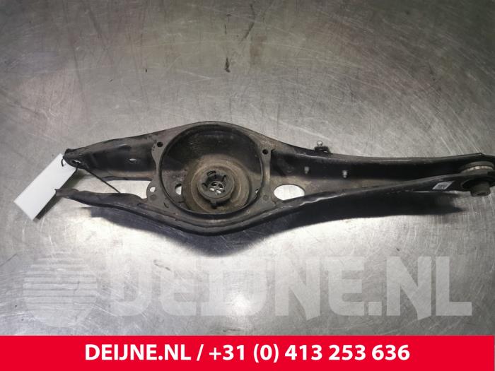 Volkswagen Golf Rear spring retainer, left O130756