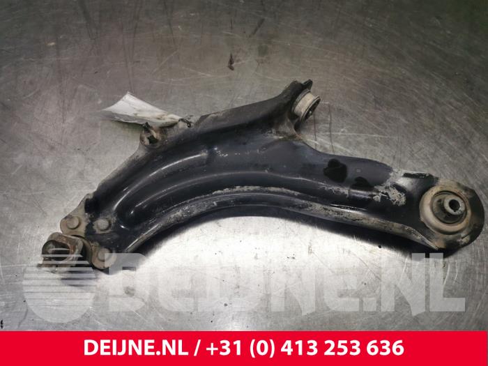 Mercedes Citan Draagarm onder links-voor O130806