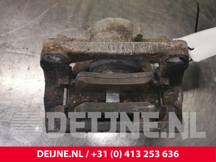 Mercedes Citan Remklauw (Tang) links-voor O130814