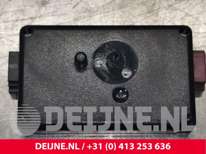 BMW 3-Serie Antenne Versterker O130838