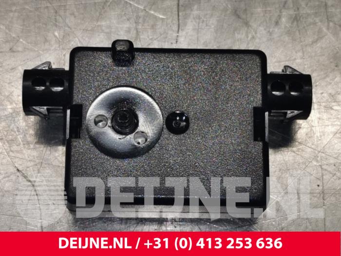 BMW 3-Serie Antenne Versterker O130842