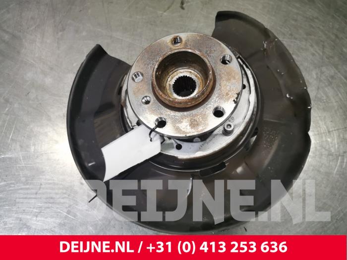 BMW 3-Serie Fusee rechts-achter O130847