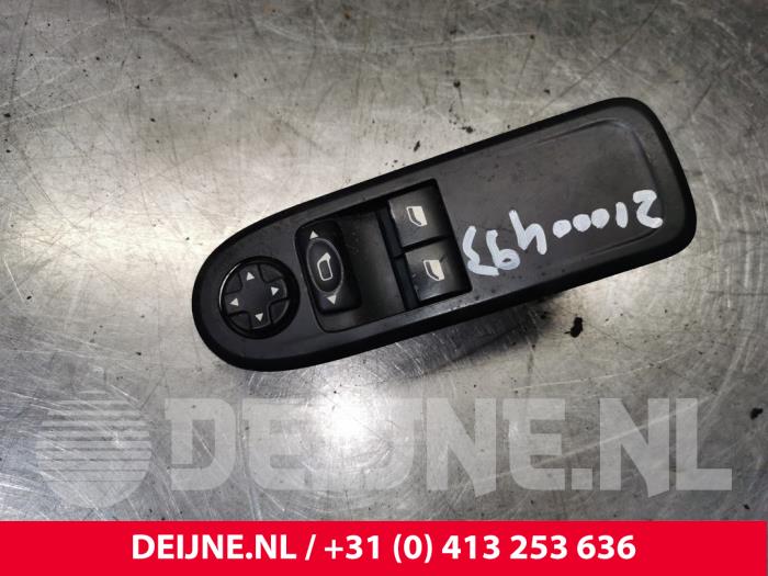 Peugeot 308 Electric window switch O130862