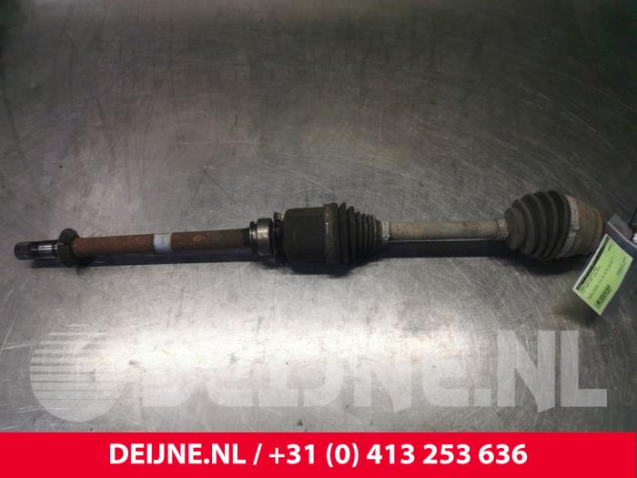 Gebruikte Aandrijfas rechts-voor Fiat Punto III (199) 1.3 JTD Multijet 80 16V Prijs € 25,00 Margeregeling aangeboden door van Deijne Onderdelen Uden B.V.