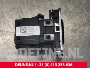 Volvo V40 Start/Stop schakelaar O131177 foto 2