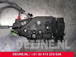 Gebruikte Deurslot Mechaniek 4Deurs links-achter Mercedes A (177.0) 1.3 A-180 Turbo 16V Prijs € 45,00 Margeregeling aangeboden door van Deijne Onderdelen Uden B.V.