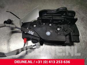 Mercedes A-Klasse Deurslot Mechaniek 4Deurs rechts-achter O131204 foto 2