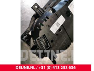 Volkswagen Golf Odometer KM O131254 photo 3