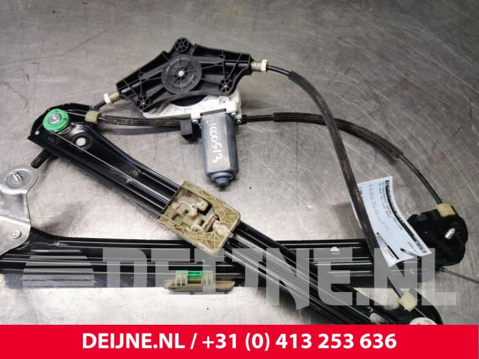 Volkswagen Golf Ruitmechaniek 4Deurs links-voor O131262