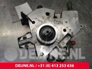 Gebruikte Brandstofpomp Mechanisch Volvo XC90 I 2.4 D5 20V Prijs € 200,00 Margeregeling aangeboden door van Deijne Onderdelen Uden B.V.