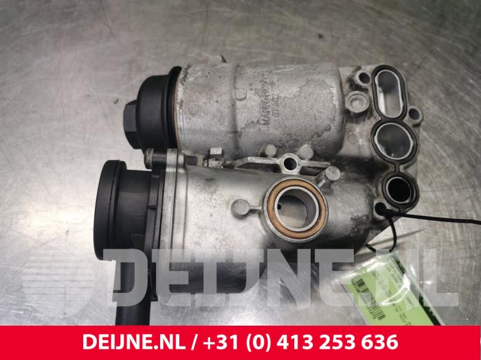 Gebruikte Oliefilterhuis Volvo XC90 I 2.4 D5 20V Prijs € 50,00 Margeregeling aangeboden door van Deijne Onderdelen Uden B.V.