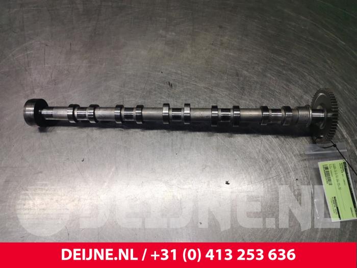 Gebruikte Nokkenas Volvo V70 (BW) 2.0 D3 20V Prijs € 150,00 Margeregeling aangeboden door van Deijne Onderdelen Uden B.V.