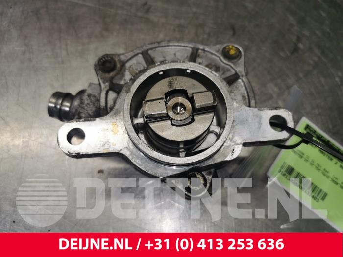Gebruikte Vacuumpomp (Diesel) Renault Master II (ED/HD/UD) 2.5 dCi 16V Prijs € 12,10 Inclusief btw aangeboden door van Deijne Onderdelen Uden B.V.