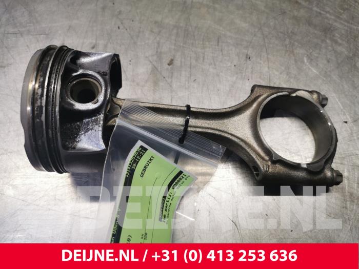 Gebruikte Zuiger Volvo XC90 II 2.0 T8 16V Twin Engine AWD Prijs € 100,00 Margeregeling aangeboden door van Deijne Onderdelen Uden B.V.