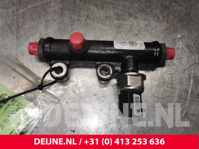 Peugeot 407 Fuel injector nozzle O131565