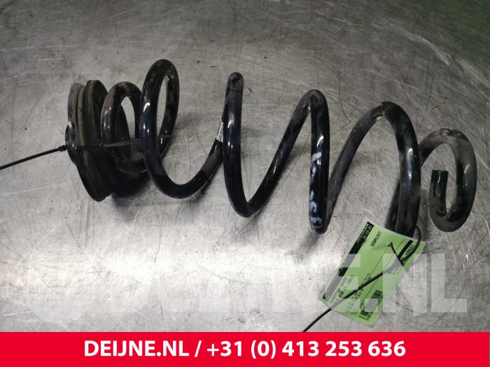 Volvo XC40 Schroefveer achter O131701