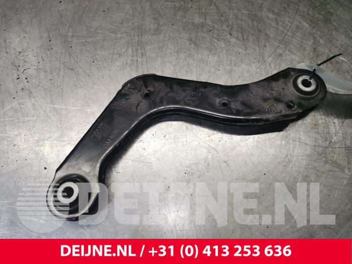 Volvo XC40 Draagarm boven links-achter O131706