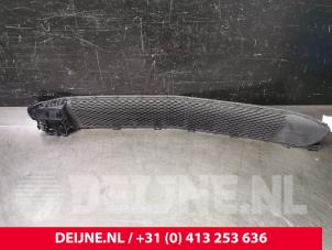Mercedes A-Klasse Front bumper, central component O131721 photo 3
