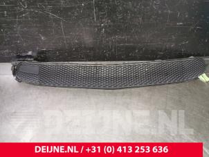 Mercedes A-Klasse Front bumper, central component O131721 photo 2