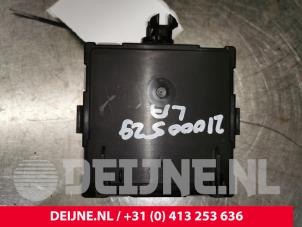 Mercedes A-Klasse Central door locking module O131870 photo 2