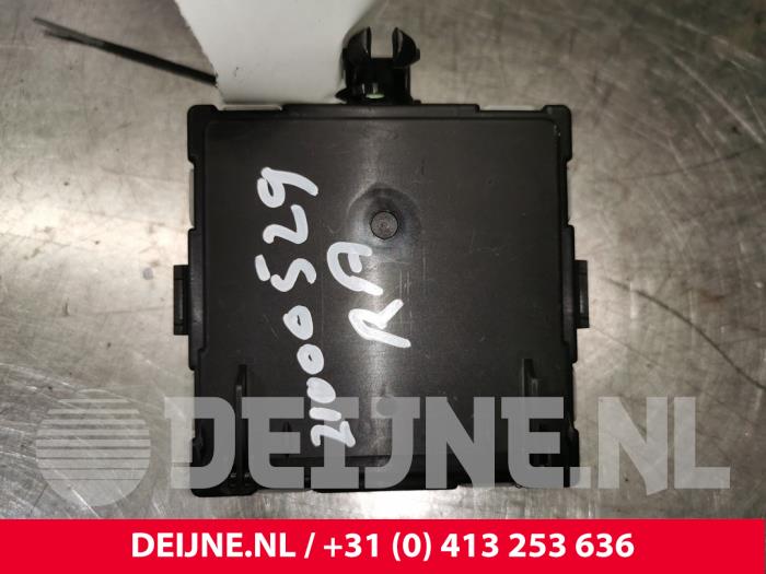 Mercedes A-Klasse Central door locking module O131871