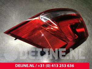 Volkswagen Golf Taillight, right O131974 photo 3