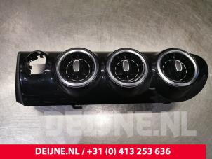 Mercedes A-Klasse Dashboard vent O132029 photo 3