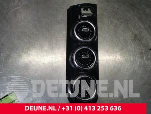 Mercedes A-Klasse Dashboard vent O132029 photo 2