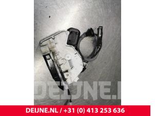 Volkswagen Polo Deurslot Mechaniek 4Deurs links-voor O132221 foto 2