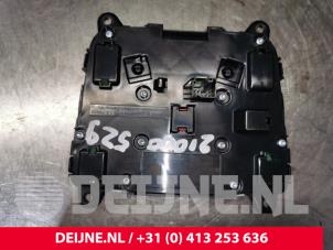 Mercedes A-Klasse Regeleinheit Multi Media O132260 foto 3