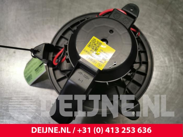 Mercedes A-Klasse Kachel Ventilatiemotor O132266