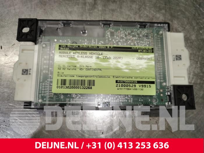 Mercedes A-Klasse Modul keyless vehicle O132268