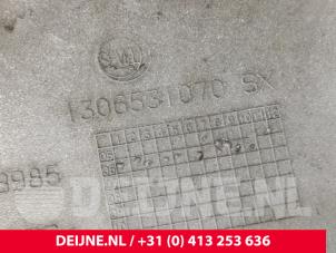 Fiat Ducato Scheinwerferabdeckung links O132287 foto 3
