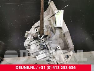 Renault Master Getriebe O132300 foto 3