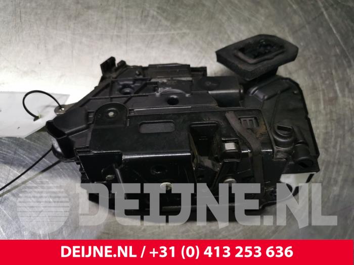 Volkswagen Golf Türschlossmechanik 4-türig rechts hinten O132331