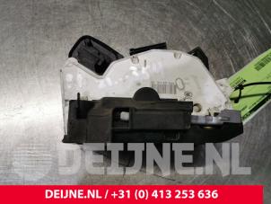 Volkswagen Golf Rear door mechanism 4-door, right O132331 photo 3
