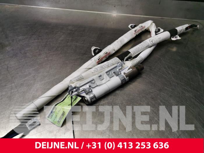 Mercedes B-Klasse Roof curtain airbag, left O132357