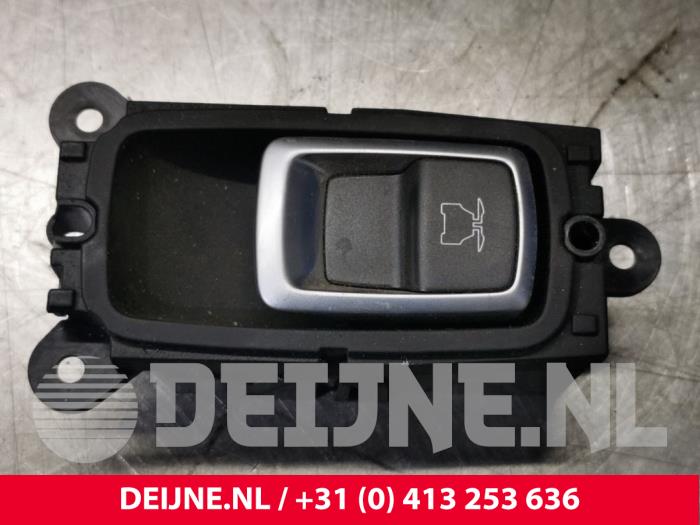 Tesla Model X Schakelaar portier bediening O132366