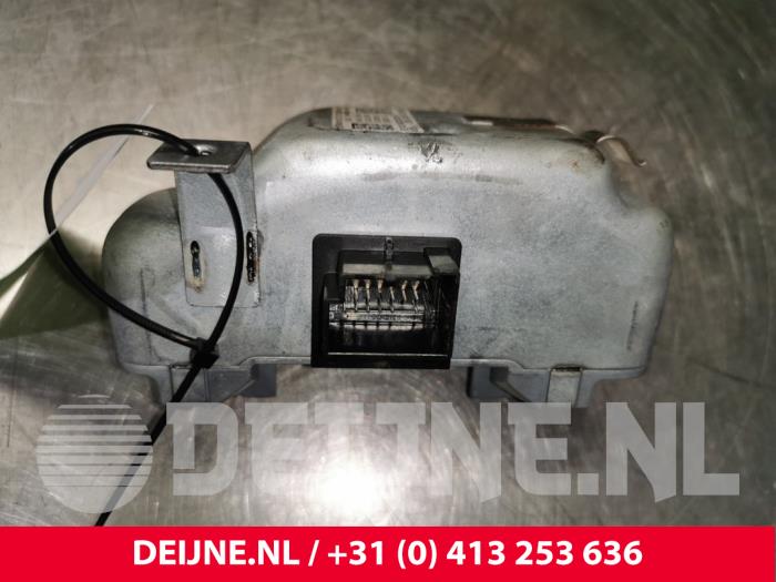 Volkswagen Golf Steering box lock O132400