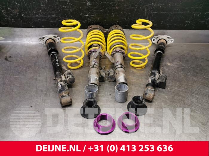 Volkswagen Golf Shock absorber kit O132415