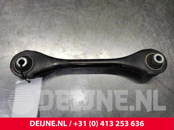 Volkswagen Golf Querlenker unten rechts hinten O132469
