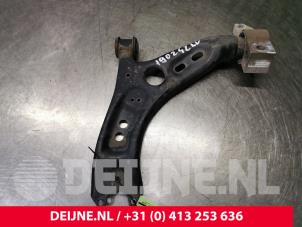 Volkswagen Golf Front lower wishbone, left O132490 photo 3