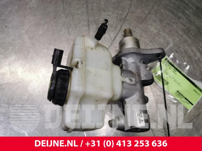 Hoofdremcilinder van een Volkswagen Golf VI (5K1) 1.4 16V 2012